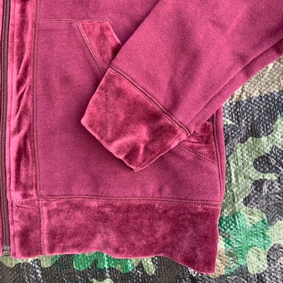 Puma zippered hooded jacket size large - Picture 4 of 8